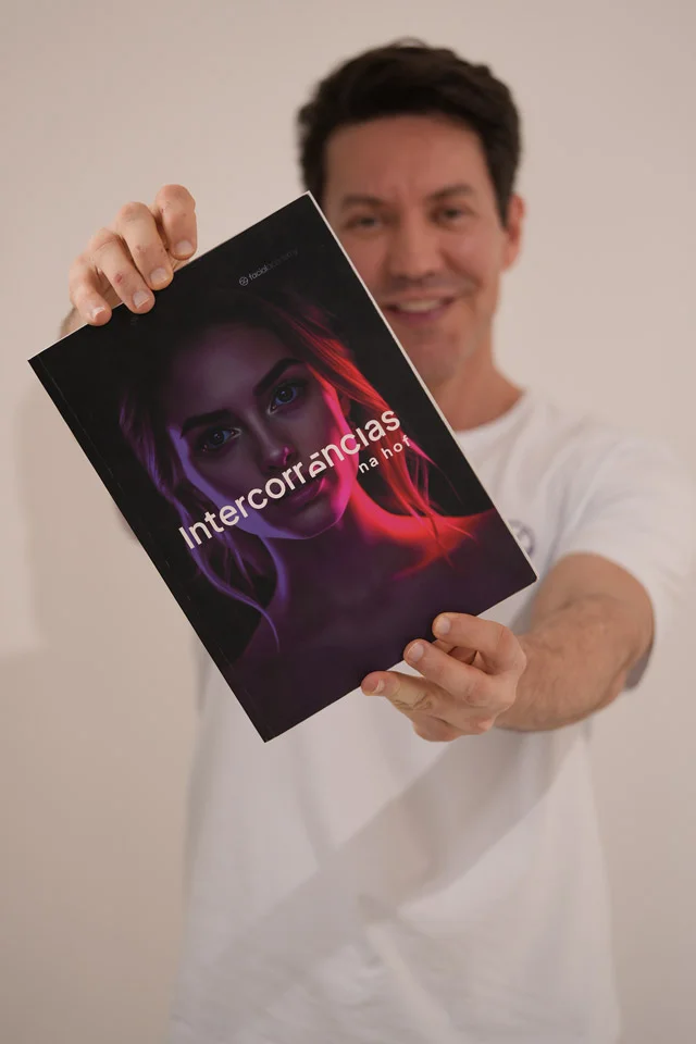 Livro Intercorrências na HOF apresentado pelo professor